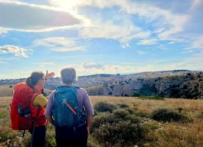 Puglia a Passo Lento: un viaggio a piedi in gruppo nel Sud Italia