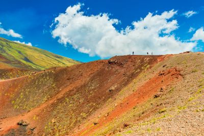 Trekking in gruppo sull'Etna